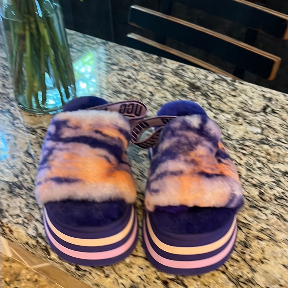 UGG Vibrant Fluffy Slippers